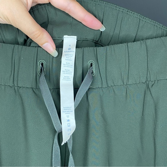 Lululemon On the Fly pant in Dark Olive Size 4 - Picture 7 of 9